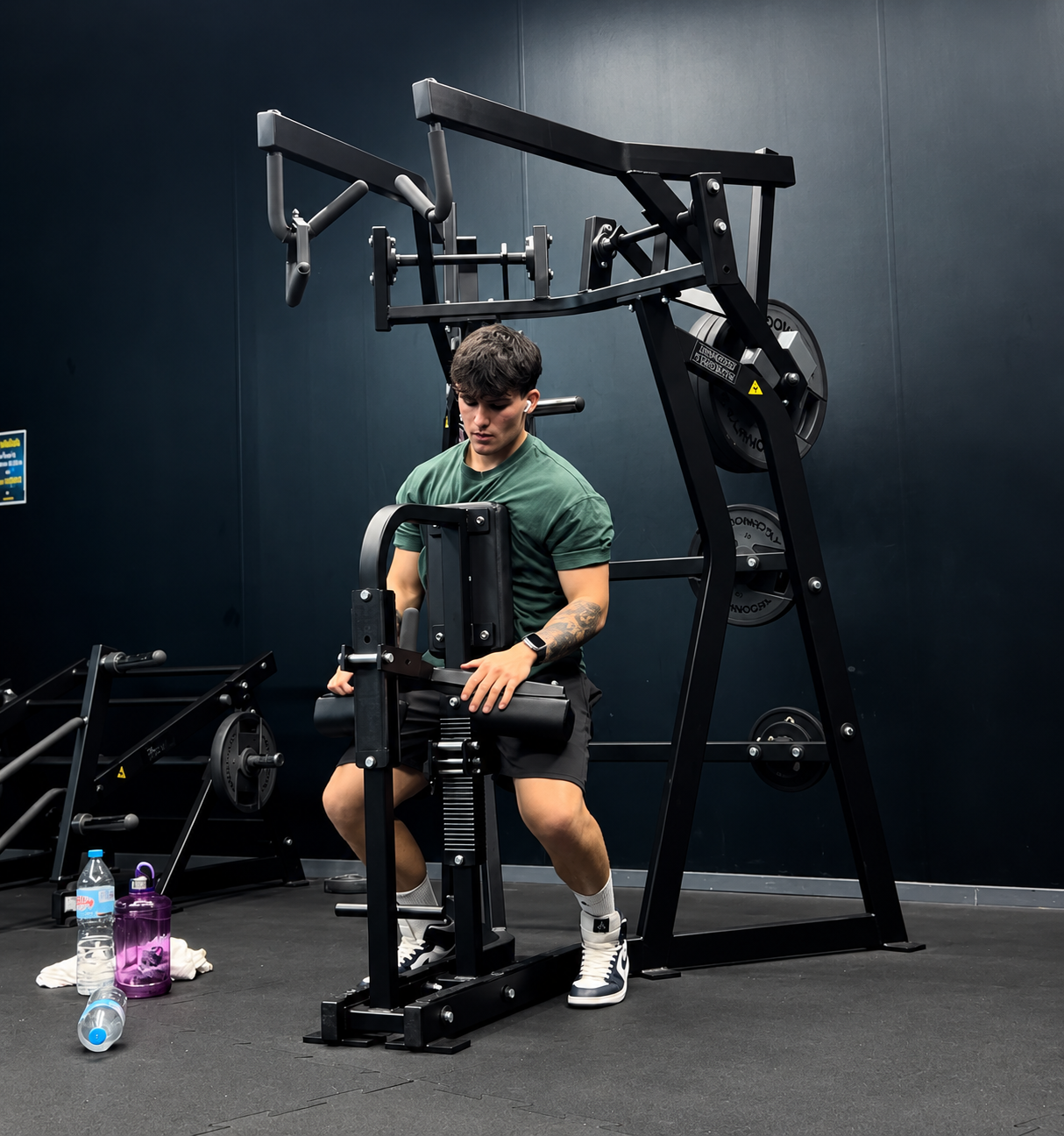 Alex Unzueta entrenando en el gimnasio